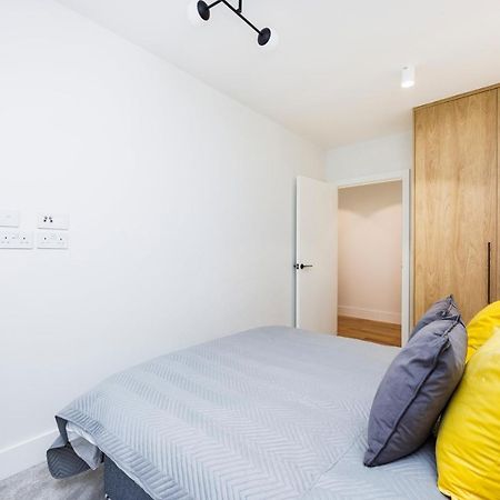 Luxury Spacious 2 Bed Apartment, London - Sk ภายนอก รูปภาพ