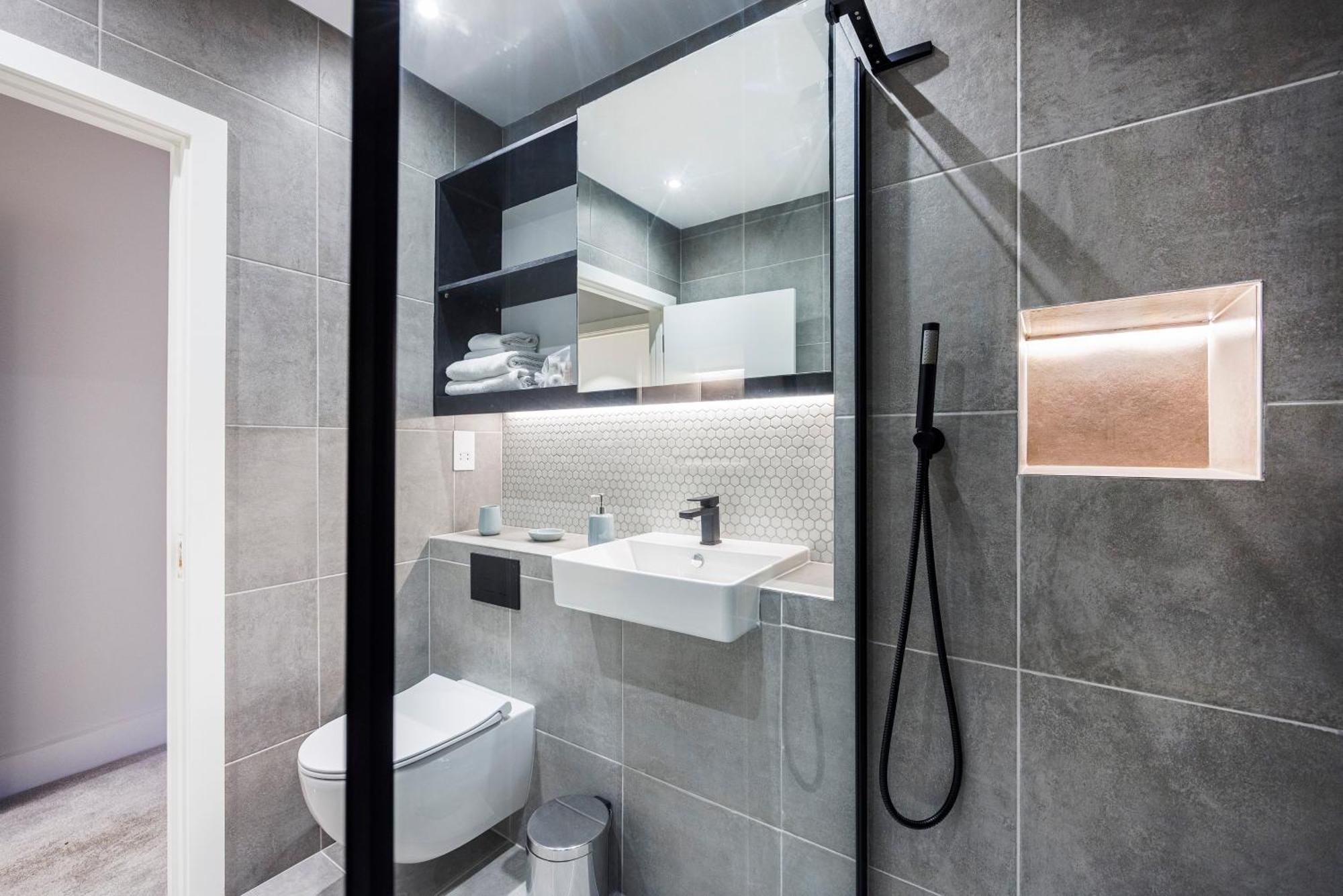 Luxury Spacious 2 Bed Apartment, London - Sk ภายนอก รูปภาพ