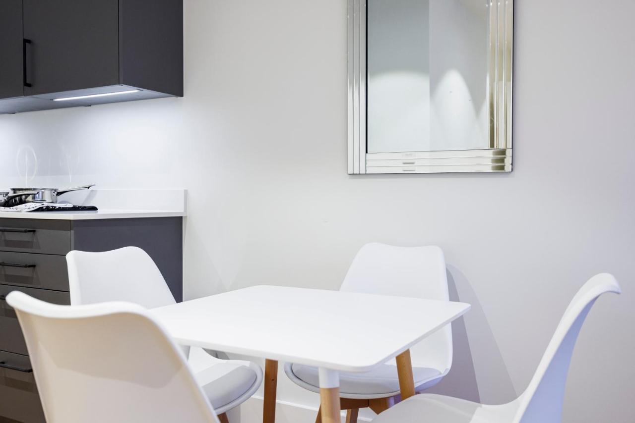 Luxury Spacious 2 Bed Apartment, London - Sk ภายนอก รูปภาพ