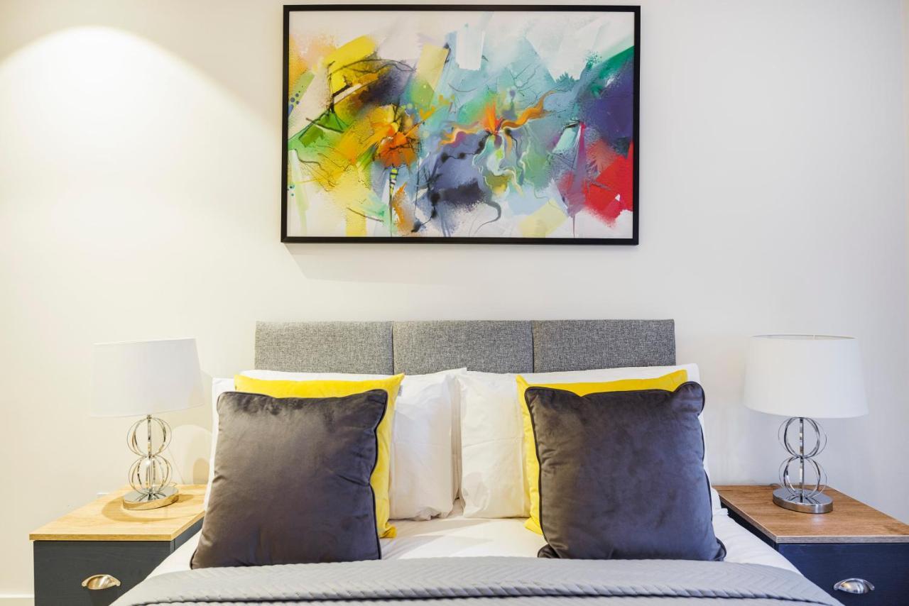 Luxury Spacious 2 Bed Apartment, London - Sk ภายนอก รูปภาพ
