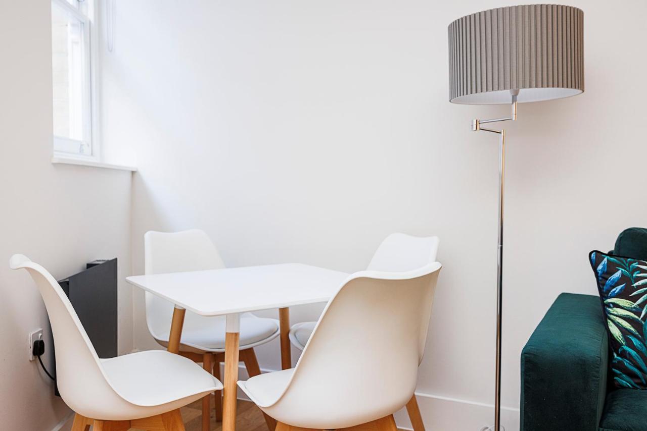 Luxury Spacious 2 Bed Apartment, London - Sk ภายนอก รูปภาพ