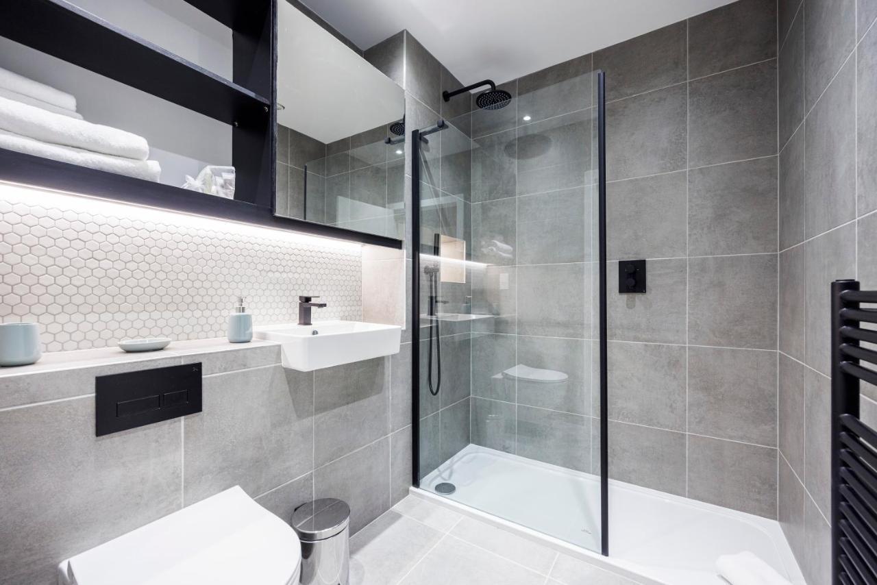 Luxury Spacious 2 Bed Apartment, London - Sk ภายนอก รูปภาพ