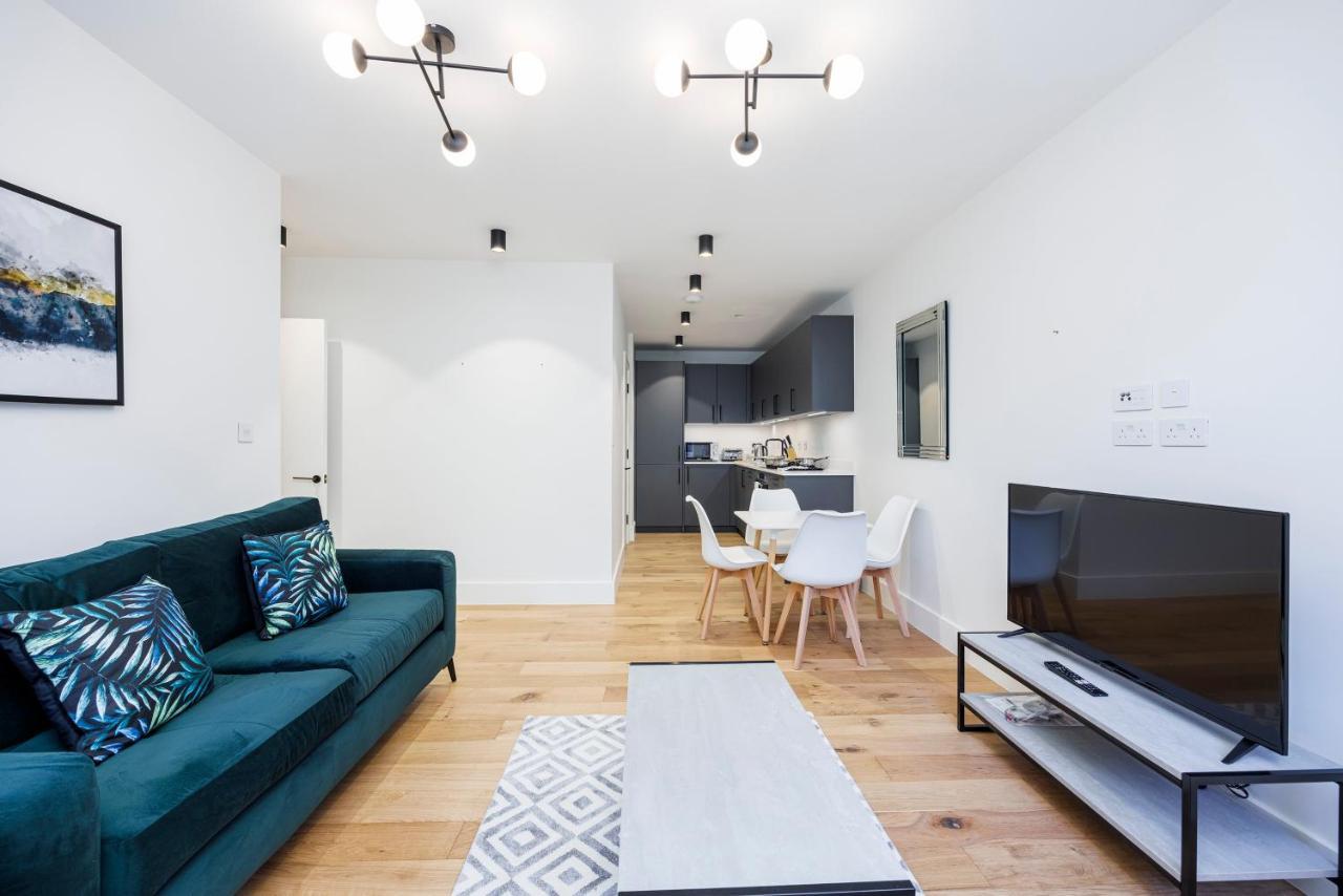 Luxury Spacious 2 Bed Apartment, London - Sk ภายนอก รูปภาพ