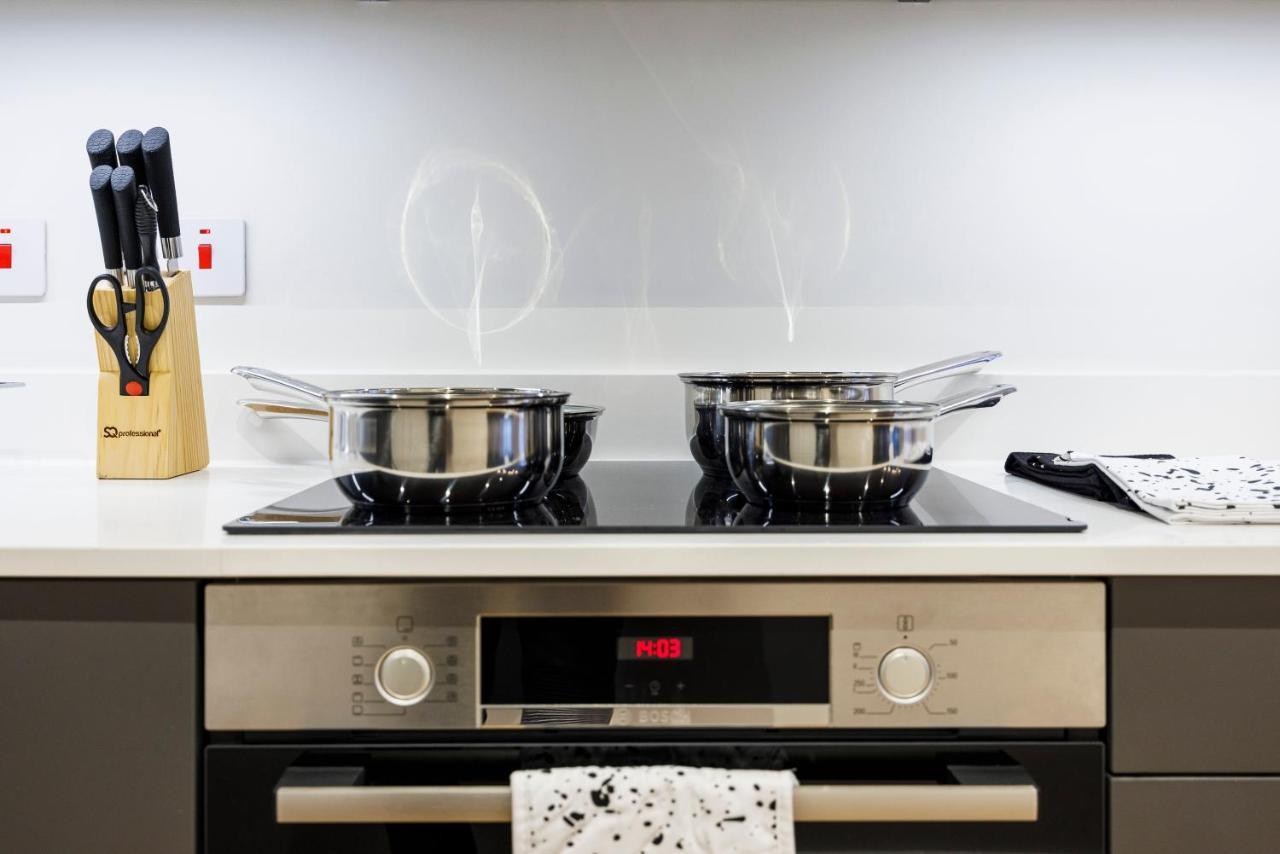 Luxury Spacious 2 Bed Apartment, London - Sk ภายนอก รูปภาพ