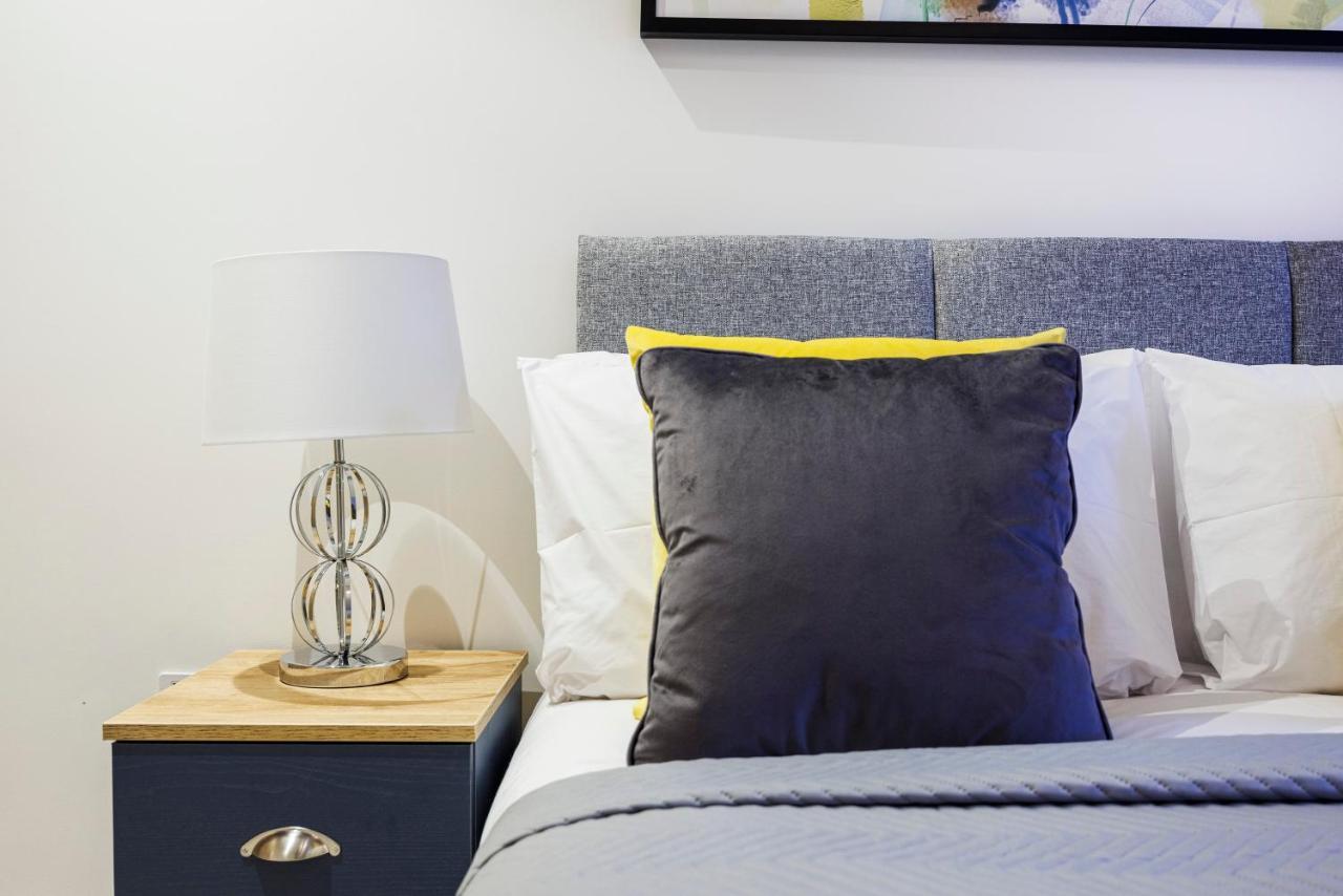 Luxury Spacious 2 Bed Apartment, London - Sk ภายนอก รูปภาพ